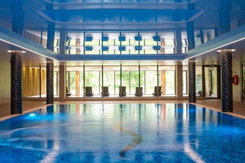 Imagen de la piscina del Hotel Sopotorium and Medical Spa. Foto 11