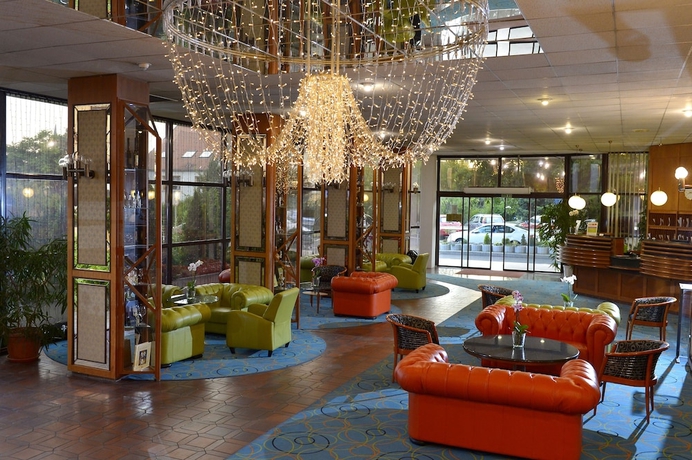 Imagen del bar/restaurante del Hotel Sopron. Foto 4