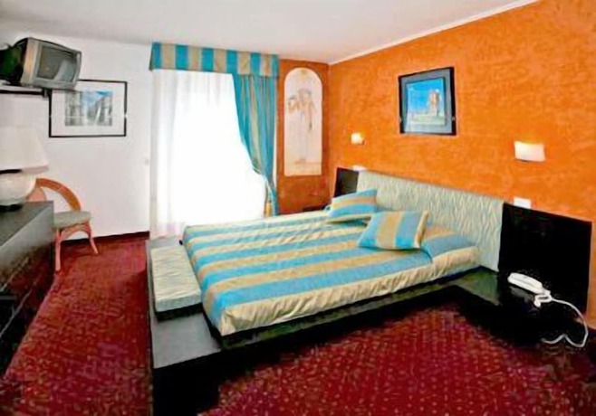 Imagen de la habitación del Hotel Soraya, Lignano Sabbiadoro. Foto 8