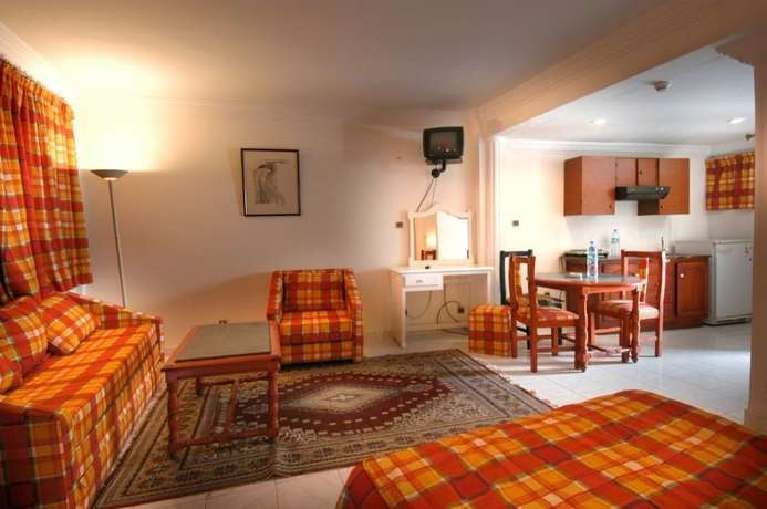 Imagen de la habitación del Hotel Soraya Studiotel. Foto 12