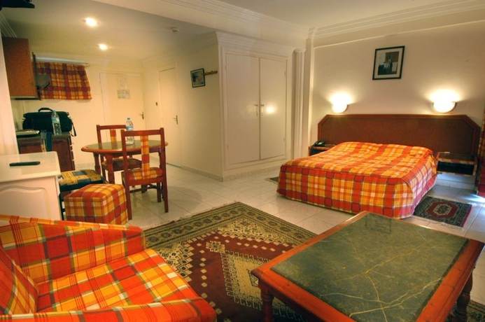 Imagen de la habitación del Hotel Soraya Studiotel. Foto 13