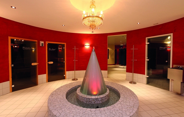 Imagen de la piscina del Hotel Sorell Sonnental. Foto 14