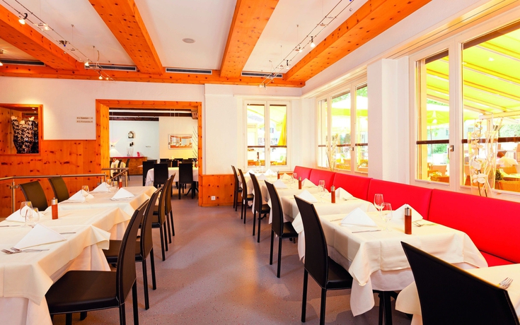 Imagen del bar/restaurante del Hotel Sorell Sonnental. Foto 1