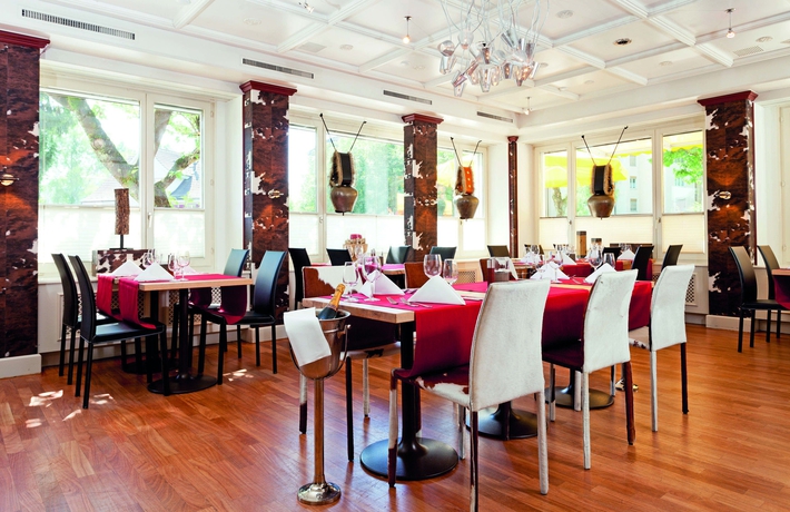 Imagen del bar/restaurante del Hotel Sorell Sonnental. Foto 2