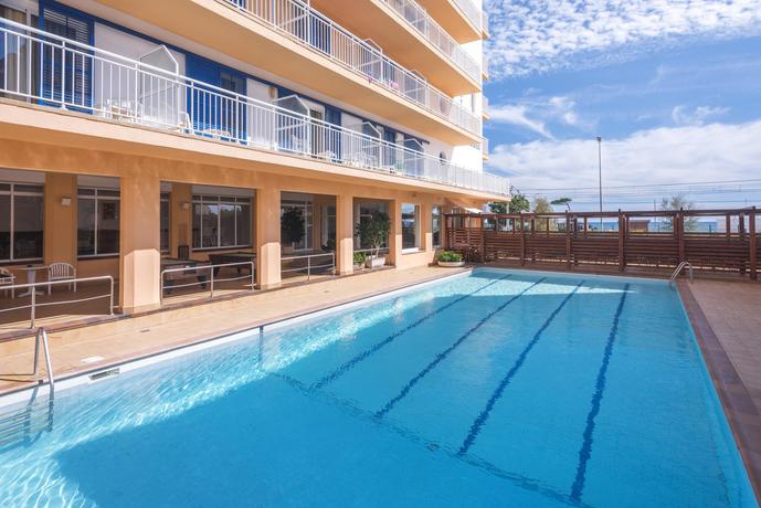 Imagen de la piscina del Hotel Sorrabona. Foto 19