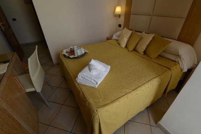 Imagen de la habitación del Hotel Sorrento City. Foto 4