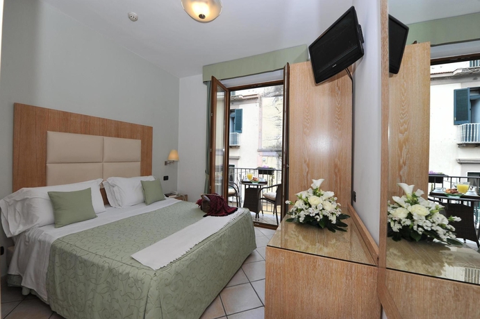 Imagen de la habitación del Hotel Sorrento City. Foto 6