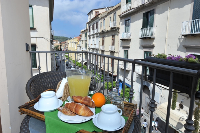 Imagen de la habitación del Hotel Sorrento City. Foto 9