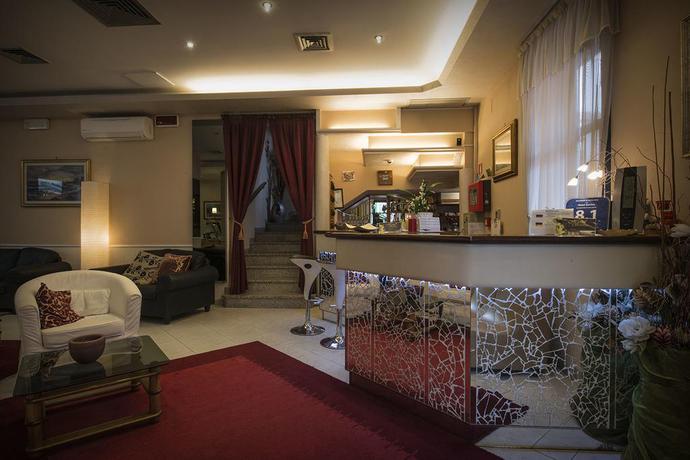 Imagen de los interiores del Hotel Sorriso, Rimini. Foto 11