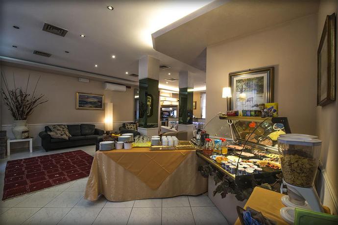 Imagen del bar/restaurante del Hotel Sorriso, Rimini. Foto 2