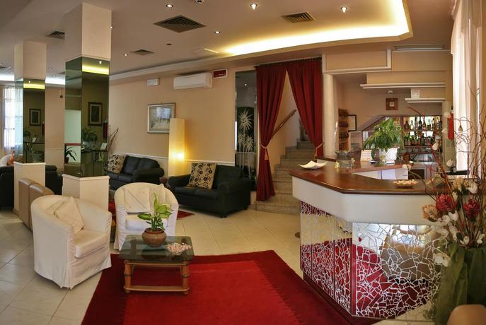 Imagen de los interiores del Hotel Sorriso, Rimini. Foto 12