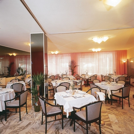 Imagen del bar/restaurante del Hotel Sorriso, San Remo. Foto 5