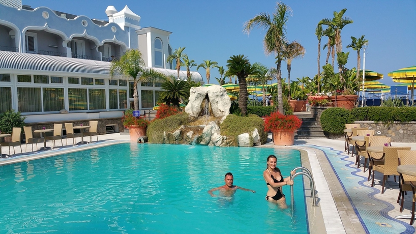 Imagen de la piscina del Hotel Sorriso Thermae Resort and Spa. Foto 10