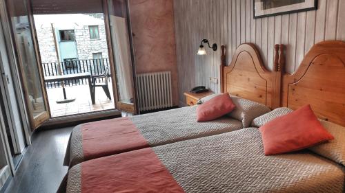 Imagen de la habitación del Hotel Sorrosal. Foto 5