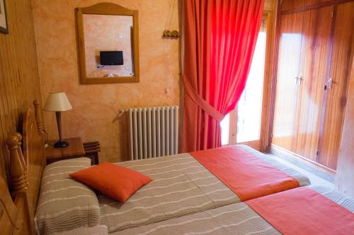 Imagen de la habitación del Hotel Sorrosal. Foto 7