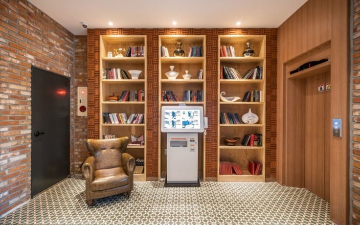 Imagen de los interiores del Hotel Soseol Smith. Foto 15