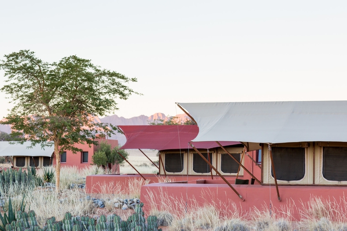 Imagen de los exteriores del Hotel Sossusvlei Lodge. Foto 11
