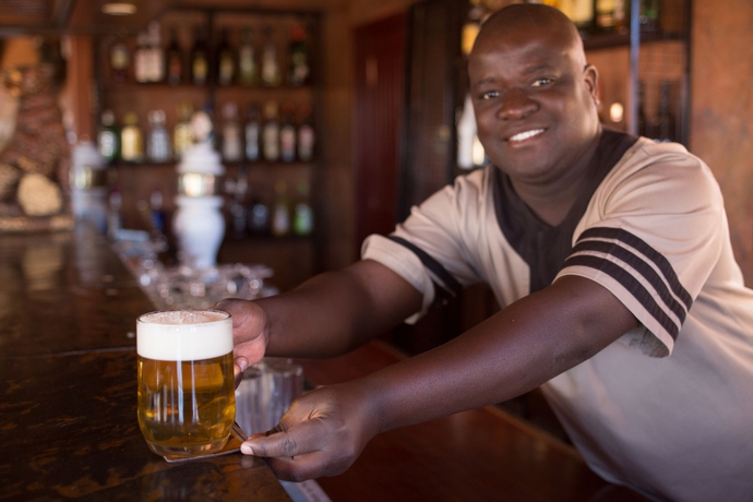 Imagen del bar/restaurante del Hotel Sossusvlei Lodge. Foto 3