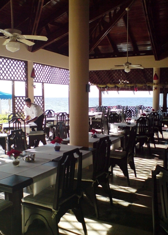 Imagen del bar/restaurante del Hotel Sosua By The Sea Boutique Beach Resort. Foto 3