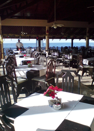 Imagen del bar/restaurante del Hotel Sosua By The Sea Boutique Beach Resort. Foto 4