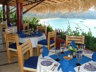 Imagen del bar/restaurante del Hotel Sotavento Beach Resort. Foto 2