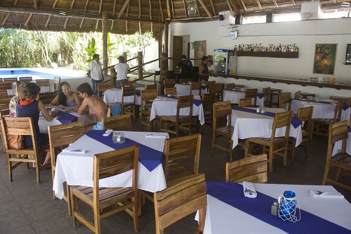 Imagen del bar/restaurante del Hotel Sotavento and Yacht Club. Foto 1