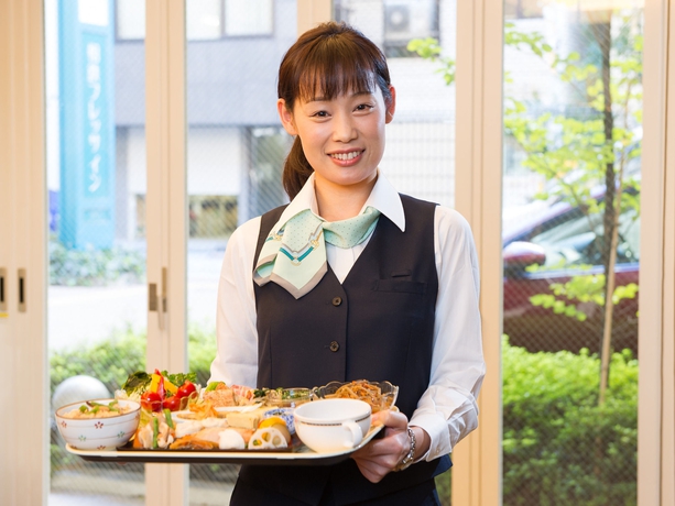 Imagen del bar/restaurante del Hotel Sotetsu Fresa Inn Hamamatsucho Daimon. Foto 3