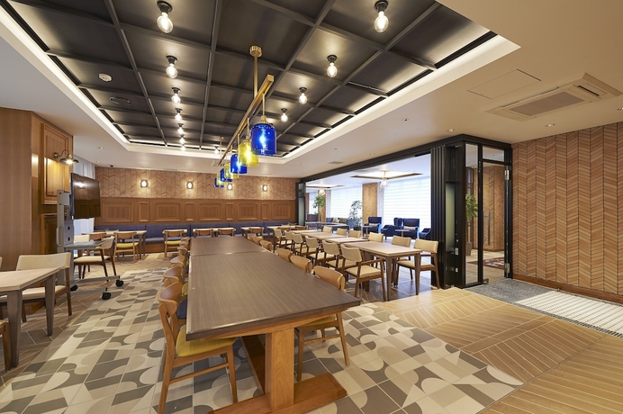 Imagen del bar/restaurante del Hotel Sotetsu Fresa Inn Kamakura Ofuna Higashiguchi. Foto 4