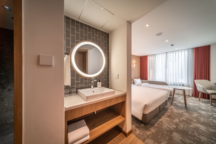 Imagen de la habitación del Hotel Sotetsu Grand Fresa Bangkok. Foto 13