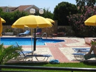 Imagen de la piscina del Hotel Sotiris Apartments. Foto 10