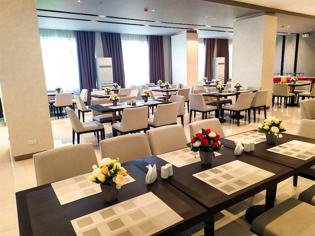 Imagen del bar/restaurante del Hotel Sotogrande Neopolitan. Foto 5