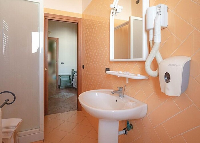 Imagen de la habitación del Hotel Sottovento. Foto 7