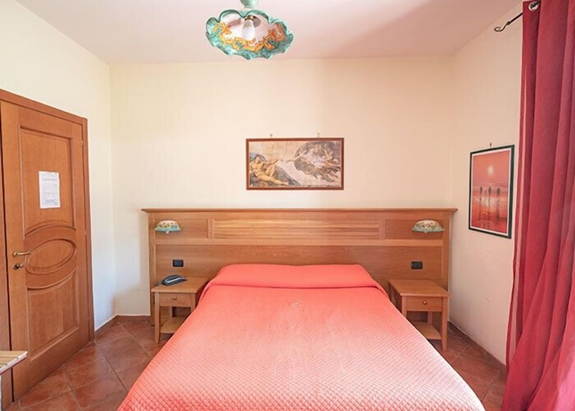 Imagen de la habitación del Hotel Sottovento. Foto 8