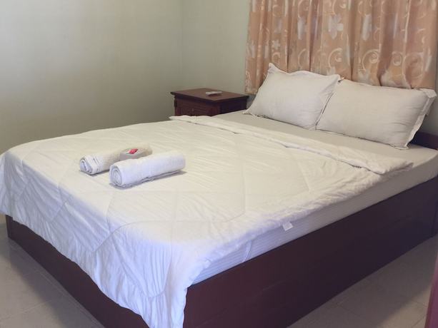 Imagen de la habitación del Hotel Souk San Sun Set Bungalow. Foto 2