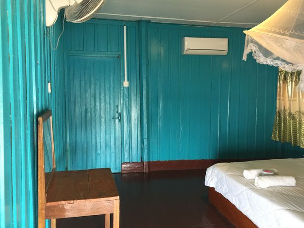 Imagen de la habitación del Hotel Souk San Sun Set Bungalow. Foto 3