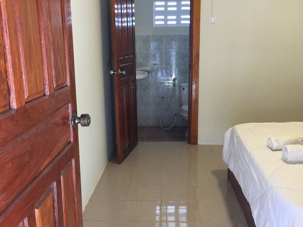 Imagen de la habitación del Hotel Souk San Sun Set Bungalow. Foto 20