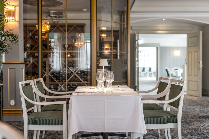 Imagen del bar/restaurante del Hotel S&ouml;derk&ouml;pings Brunn. Foto 16