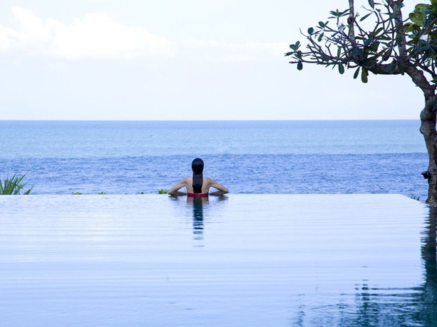 Imagen de la piscina del Hotel Sound Of The Sea Villa. Foto 7