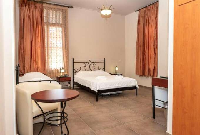 Imagen de la habitación del Hotel Sourediko. Foto 16