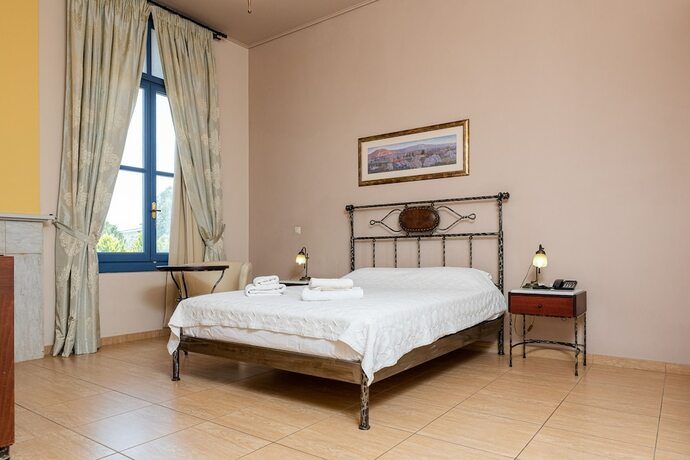 Imagen de la habitación del Hotel Sourediko. Foto 19