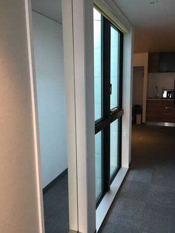 Imagen de la habitación del Hotel Sousekian. Foto 8
