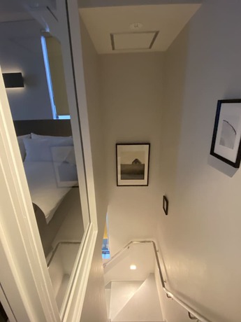 Imagen de la habitación del Hotel Sousekian. Foto 13