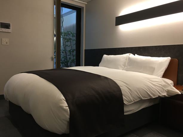 Imagen de la habitación del Hotel Sousekian. Foto 16