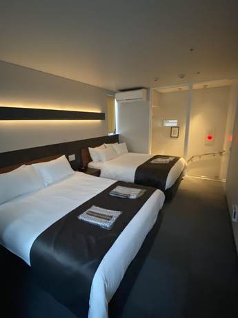 Imagen de la habitación del Hotel Sousekian. Foto 19