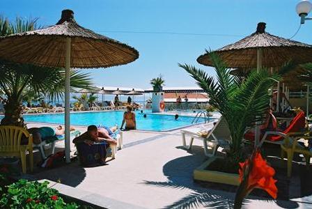 Imagen de la piscina del Hotel Sousouras. Foto 7