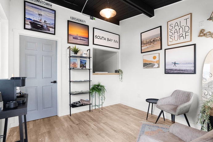 Imagen de los interiores del Hotel South Bay Inn. Foto 19
