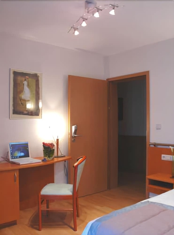 Imagen de la habitación del Hotel South Charleroi Airport. Foto 4