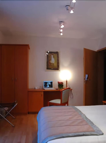 Imagen de la habitación del Hotel South Charleroi Airport. Foto 6