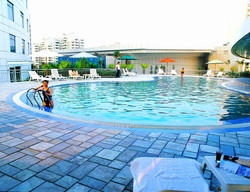 Imagen de la piscina del Hotel South China International Hotel. Foto 7