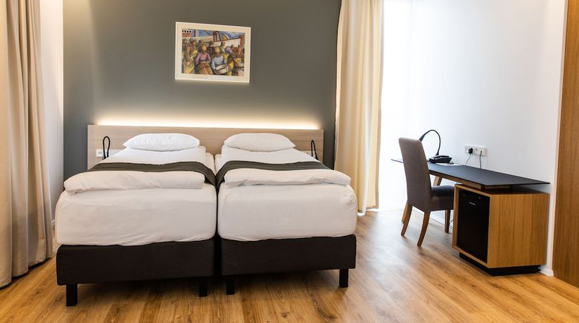 Imagen de la habitación del Hotel South Coast. Foto 3